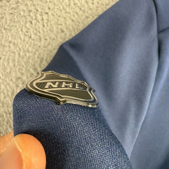 Edmonton Oilers Sweatshirt Women's Large Blue Hoodie Fanatics Pro Shield NHL - Picture 4 of 10